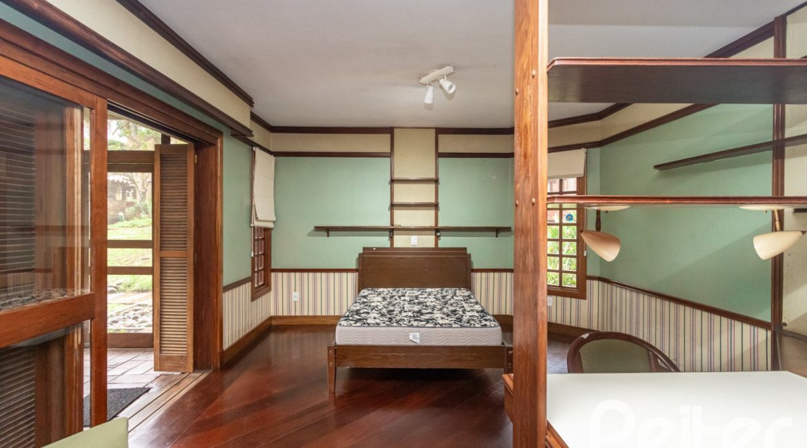 Casa em Condomínio à venda com 900m², 5 dormitórios, 5 suítes, 10 vagas, no bairro Cavalhada em PORTO ALEGRE