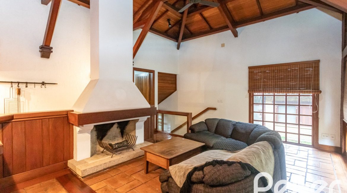 Casa em Condomínio à venda com 900m², 5 dormitórios, 5 suítes, 10 vagas, no bairro Cavalhada em PORTO ALEGRE