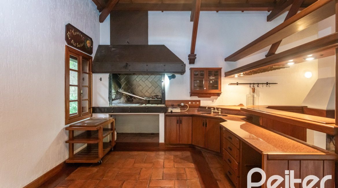 Casa em Condomínio à venda com 900m², 5 dormitórios, 5 suítes, 10 vagas, no bairro Cavalhada em PORTO ALEGRE