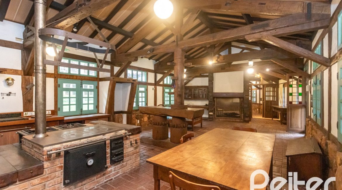 Casa em Condomínio à venda com 900m², 5 dormitórios, 5 suítes, 10 vagas, no bairro Cavalhada em PORTO ALEGRE