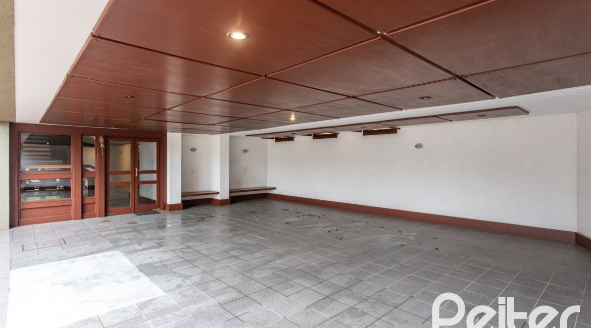 Casa em Condomínio à venda com 900m², 5 dormitórios, 5 suítes, 10 vagas, no bairro Cavalhada em PORTO ALEGRE