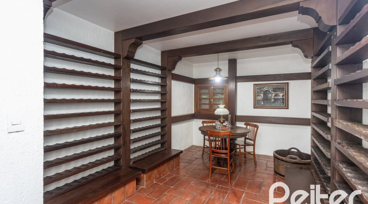 Casa em Condomínio à venda com 900m², 5 dormitórios, 5 suítes, 10 vagas, no bairro Cavalhada em PORTO ALEGRE