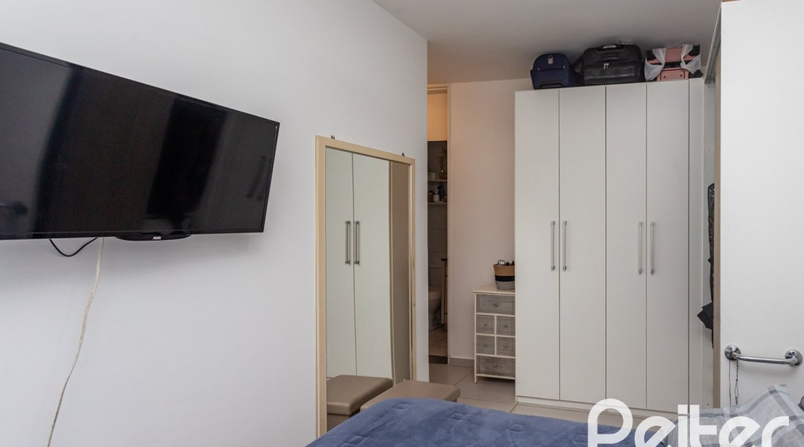 Apartamento à venda com 67m², 3 dormitórios, 1 suíte, 2 vagas, no bairro Tristeza em PORTO ALEGRE