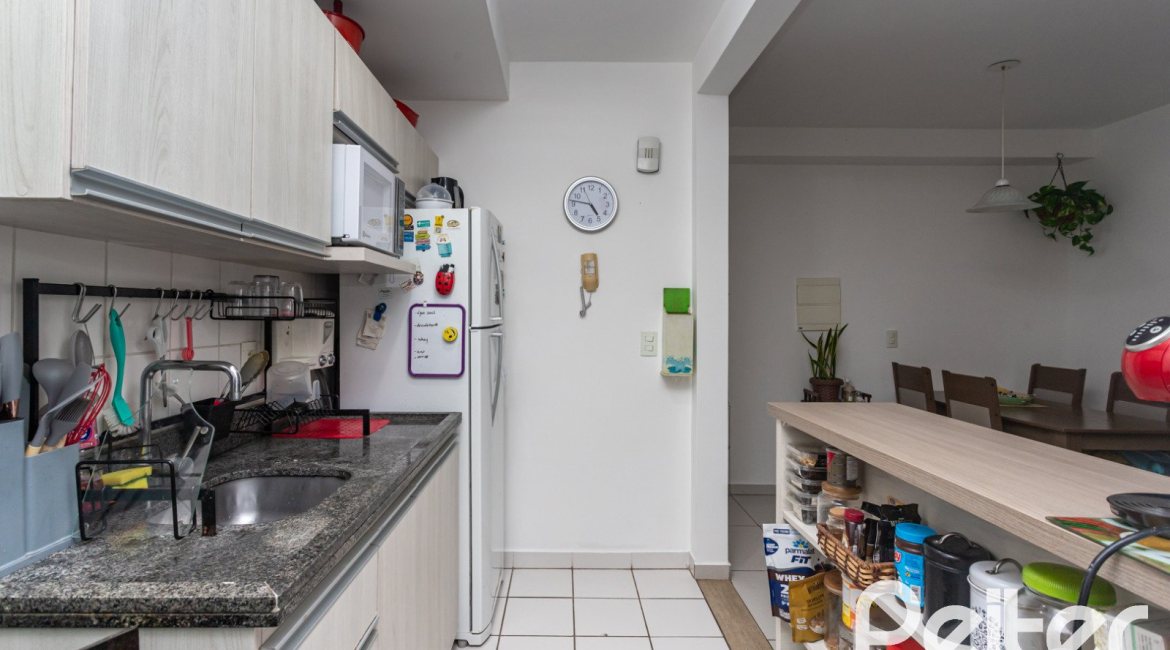 Apartamento à venda com 67m², 3 dormitórios, 1 suíte, 2 vagas, no bairro Tristeza em PORTO ALEGRE