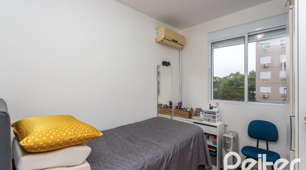 Apartamento à venda com 67m², 3 dormitórios, 1 suíte, 2 vagas, no bairro Tristeza em PORTO ALEGRE