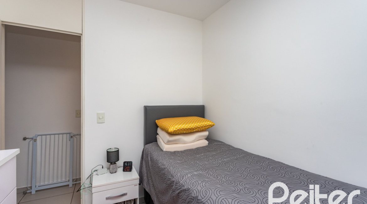 Apartamento à venda com 67m², 3 dormitórios, 1 suíte, 2 vagas, no bairro Tristeza em PORTO ALEGRE