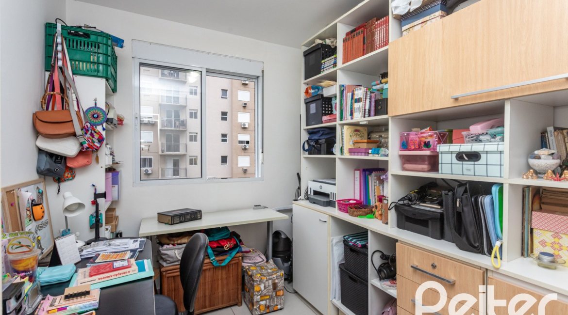 Apartamento à venda com 67m², 3 dormitórios, 1 suíte, 2 vagas, no bairro Tristeza em PORTO ALEGRE