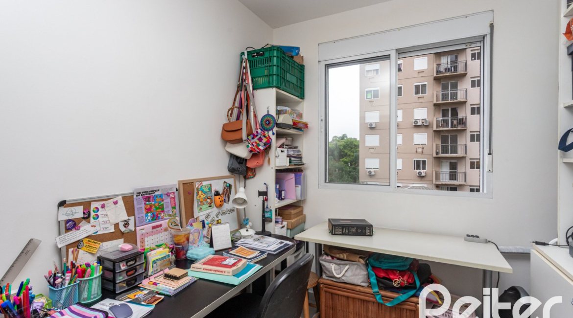 Apartamento à venda com 67m², 3 dormitórios, 1 suíte, 2 vagas, no bairro Tristeza em PORTO ALEGRE