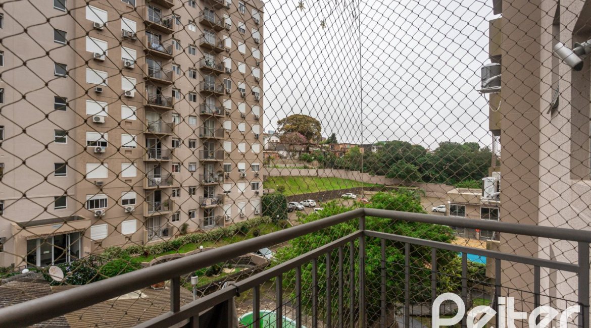 Apartamento à venda com 67m², 3 dormitórios, 1 suíte, 2 vagas, no bairro Tristeza em PORTO ALEGRE