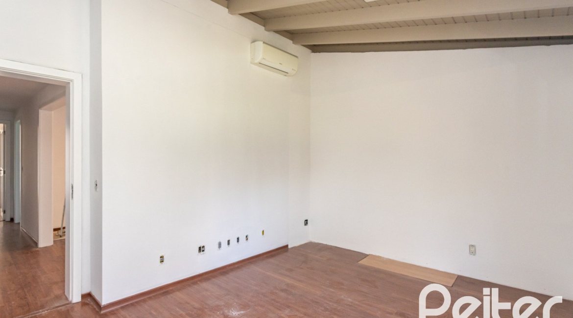 Casa em Condomínio à venda com 328m², 3 dormitórios, 2 suítes, 4 vagas, no bairro Cavalhada em PORTO ALEGRE
