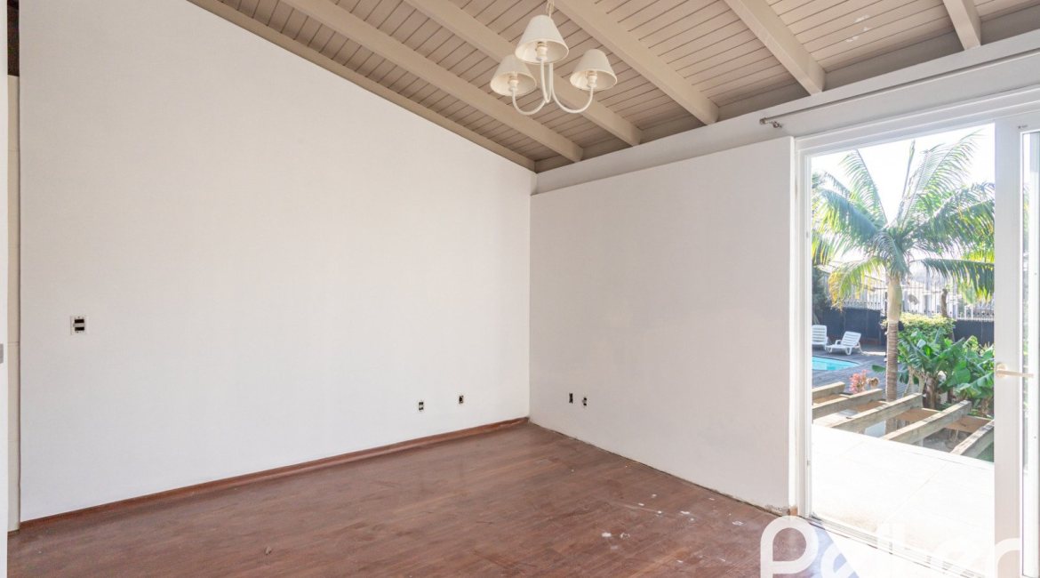 Casa em Condomínio à venda com 328m², 3 dormitórios, 2 suítes, 4 vagas, no bairro Cavalhada em PORTO ALEGRE