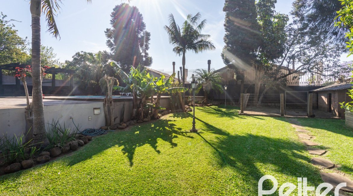 Casa em Condomínio à venda com 328m², 3 dormitórios, 2 suítes, 4 vagas, no bairro Cavalhada em PORTO ALEGRE