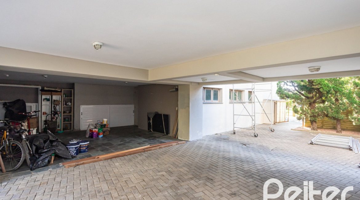 Casa em Condomínio à venda com 328m², 3 dormitórios, 2 suítes, 4 vagas, no bairro Cavalhada em PORTO ALEGRE