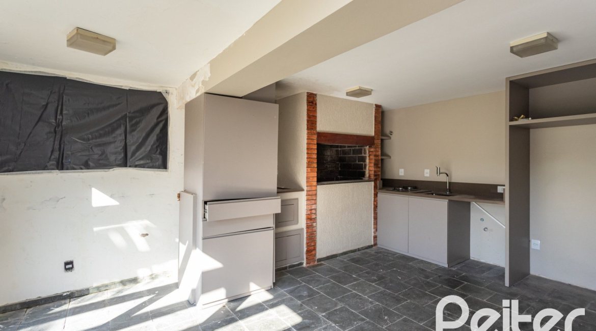 Casa em Condomínio à venda com 328m², 3 dormitórios, 2 suítes, 4 vagas, no bairro Cavalhada em PORTO ALEGRE