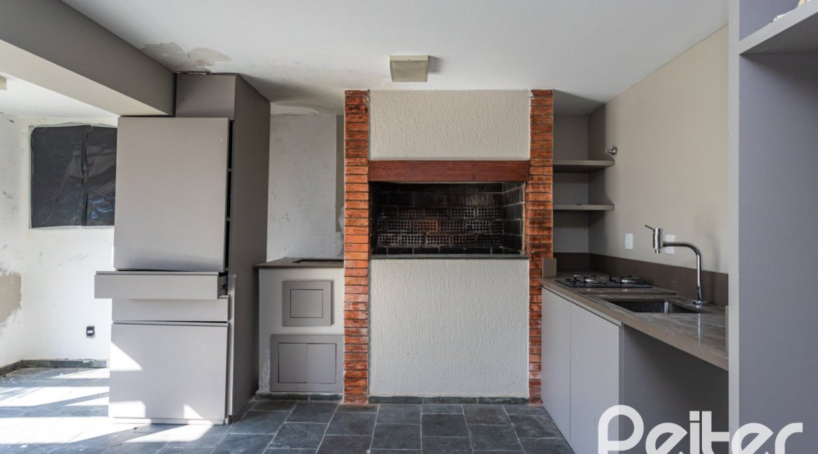 Casa em Condomínio à venda com 328m², 3 dormitórios, 2 suítes, 4 vagas, no bairro Cavalhada em PORTO ALEGRE