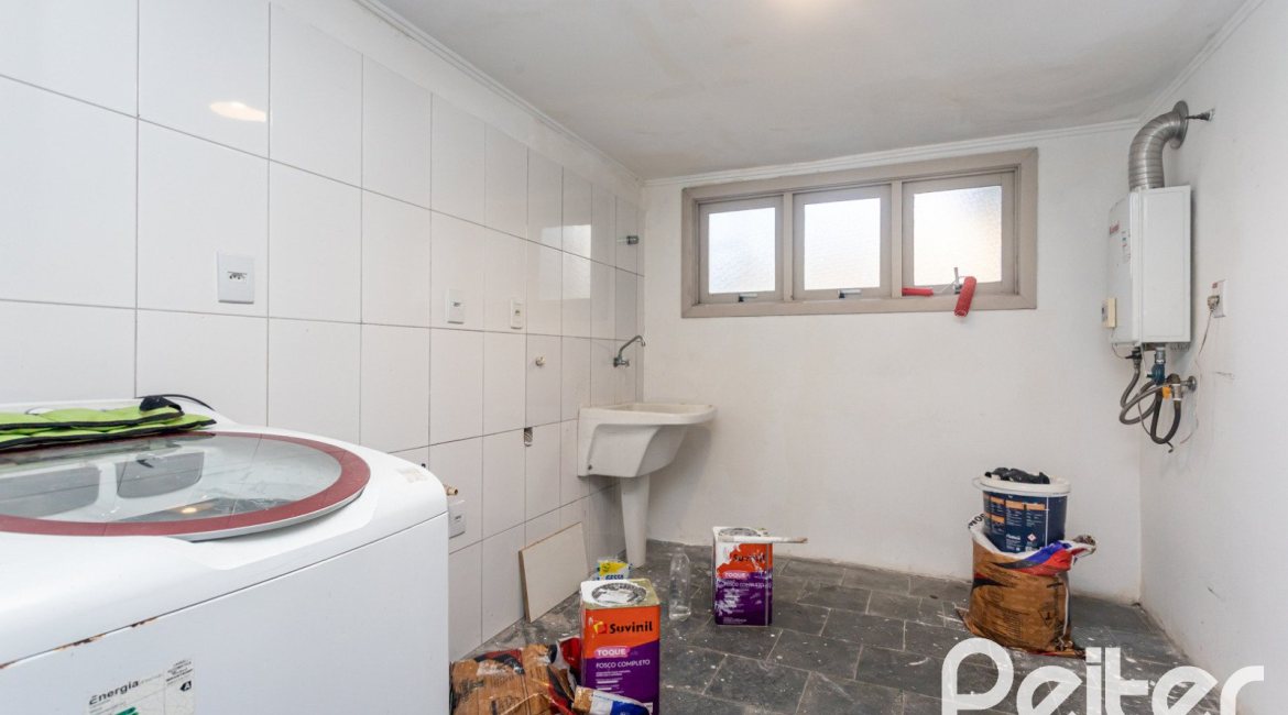 Casa em Condomínio à venda com 328m², 3 dormitórios, 2 suítes, 4 vagas, no bairro Cavalhada em PORTO ALEGRE