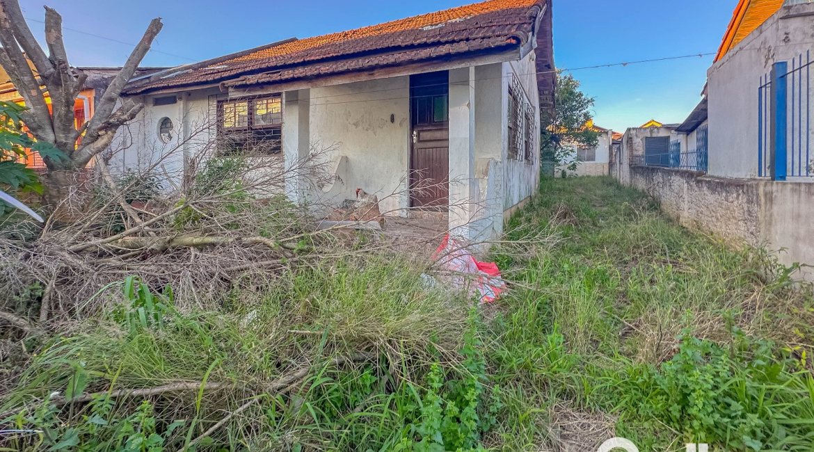 Terreno à venda com 319m², no bairro Cavalhada em Porto Alegre