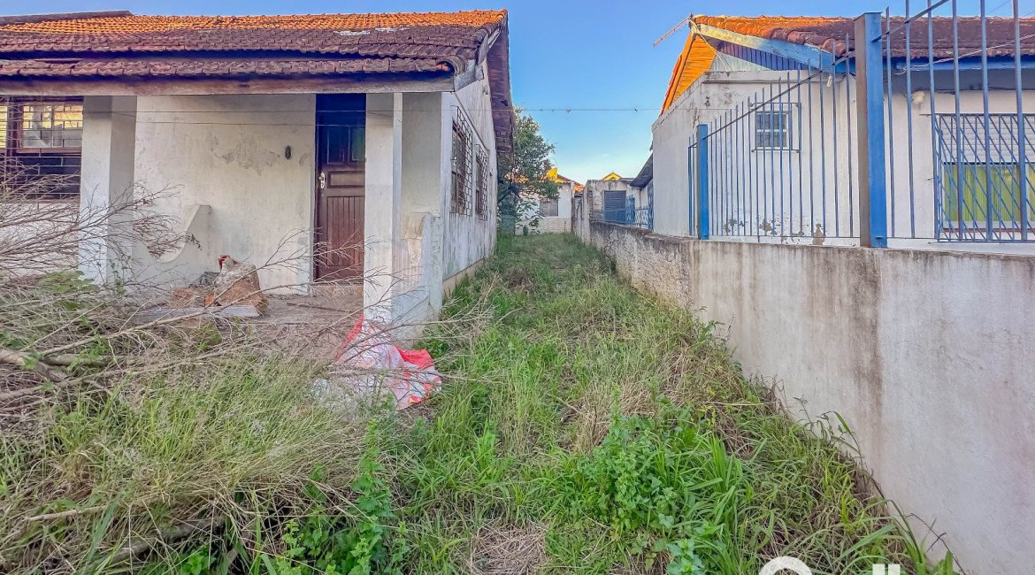 Terreno à venda com 319m², no bairro Cavalhada em Porto Alegre