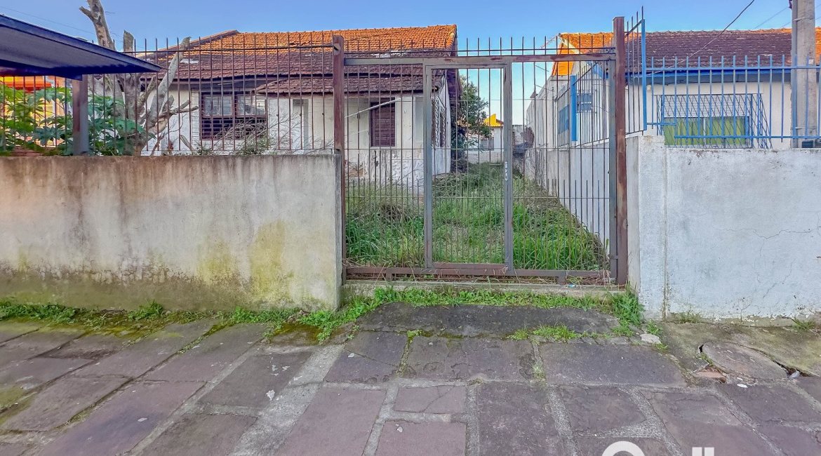 Terreno à venda com 319m², no bairro Cavalhada em Porto Alegre