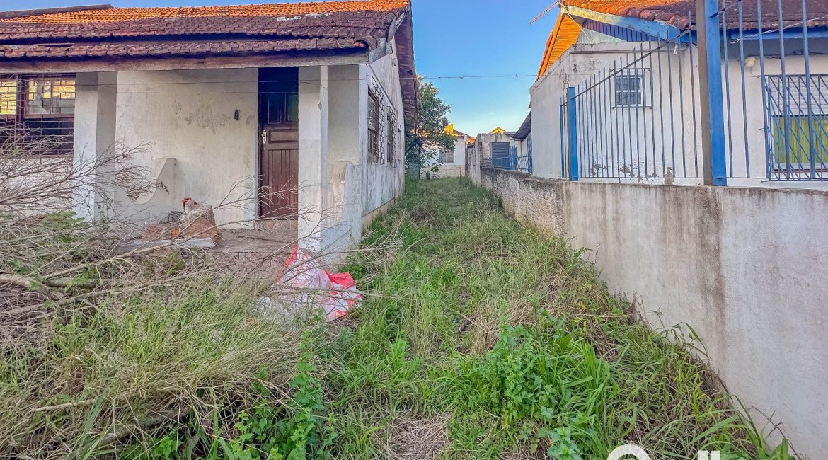 Terreno à venda com 319m², no bairro Cavalhada em Porto Alegre