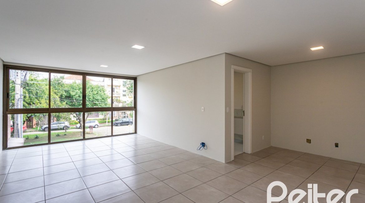 Casa em Condomínio à venda com 352m², 3 dormitórios, 3 suítes, 3 vagas, no bairro Tristeza em Porto Alegre