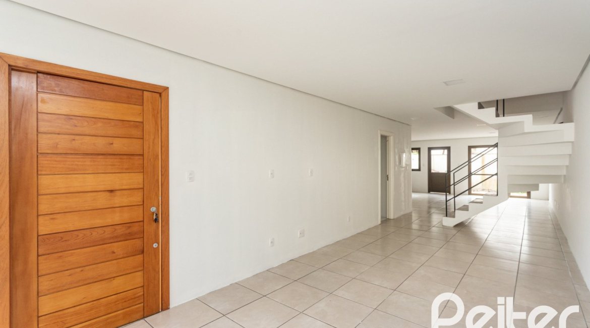 Casa em Condomínio à venda com 352m², 3 dormitórios, 3 suítes, 3 vagas, no bairro Tristeza em Porto Alegre
