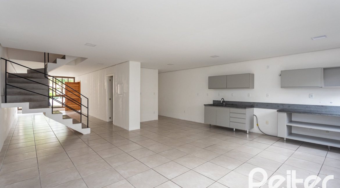 Casa em Condomínio à venda com 352m², 3 dormitórios, 3 suítes, 3 vagas, no bairro Tristeza em Porto Alegre