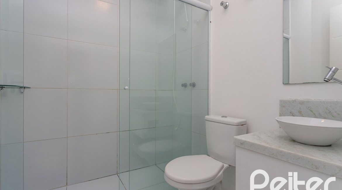 Casa em Condomínio à venda com 352m², 3 dormitórios, 3 suítes, 3 vagas, no bairro Tristeza em Porto Alegre
