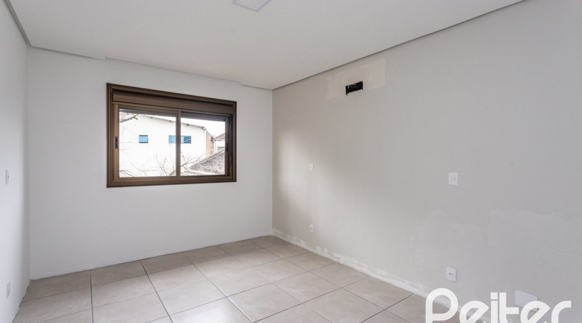Casa em Condomínio à venda com 352m², 3 dormitórios, 3 suítes, 3 vagas, no bairro Tristeza em Porto Alegre