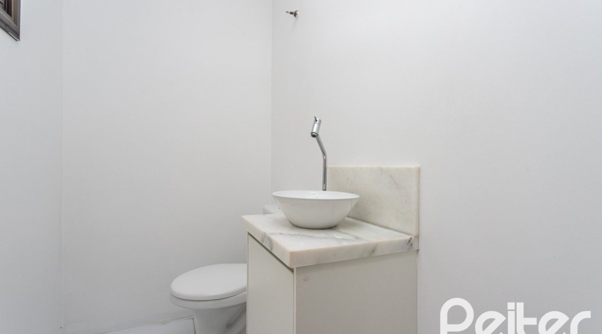 Casa em Condomínio à venda com 352m², 3 dormitórios, 3 suítes, 3 vagas, no bairro Tristeza em Porto Alegre