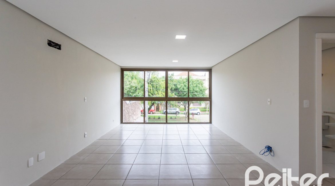 Casa em Condomínio à venda com 352m², 3 dormitórios, 3 suítes, 3 vagas, no bairro Tristeza em Porto Alegre