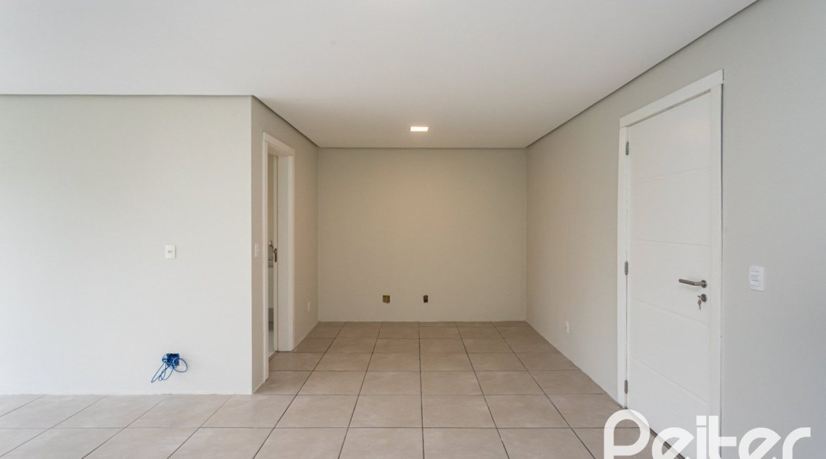 Casa em Condomínio à venda com 352m², 3 dormitórios, 3 suítes, 3 vagas, no bairro Tristeza em Porto Alegre