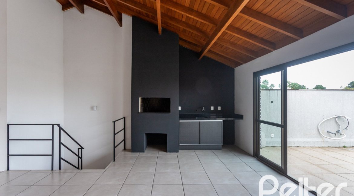 Casa em Condomínio à venda com 352m², 3 dormitórios, 3 suítes, 3 vagas, no bairro Tristeza em Porto Alegre