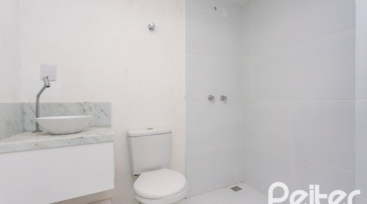 Casa em Condomínio à venda com 352m², 3 dormitórios, 3 suítes, 3 vagas, no bairro Tristeza em Porto Alegre