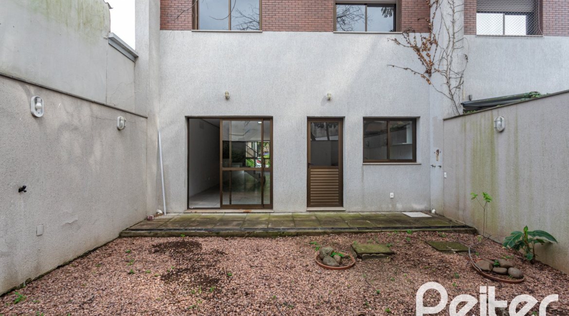 Casa em Condomínio à venda com 352m², 3 dormitórios, 3 suítes, 3 vagas, no bairro Tristeza em Porto Alegre