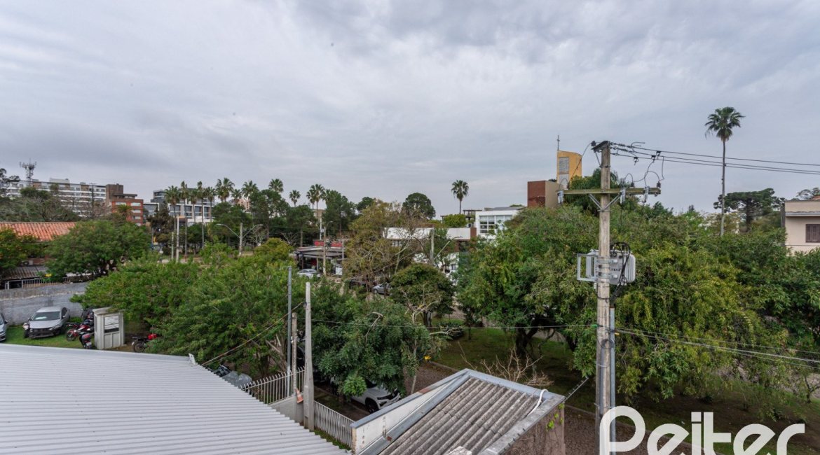 Casa em Condomínio à venda com 352m², 3 dormitórios, 3 suítes, 3 vagas, no bairro Tristeza em Porto Alegre