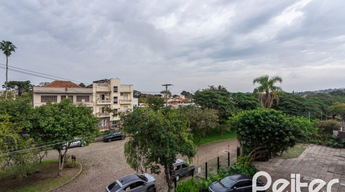 Casa em Condomínio à venda com 352m², 3 dormitórios, 3 suítes, 3 vagas, no bairro Tristeza em Porto Alegre