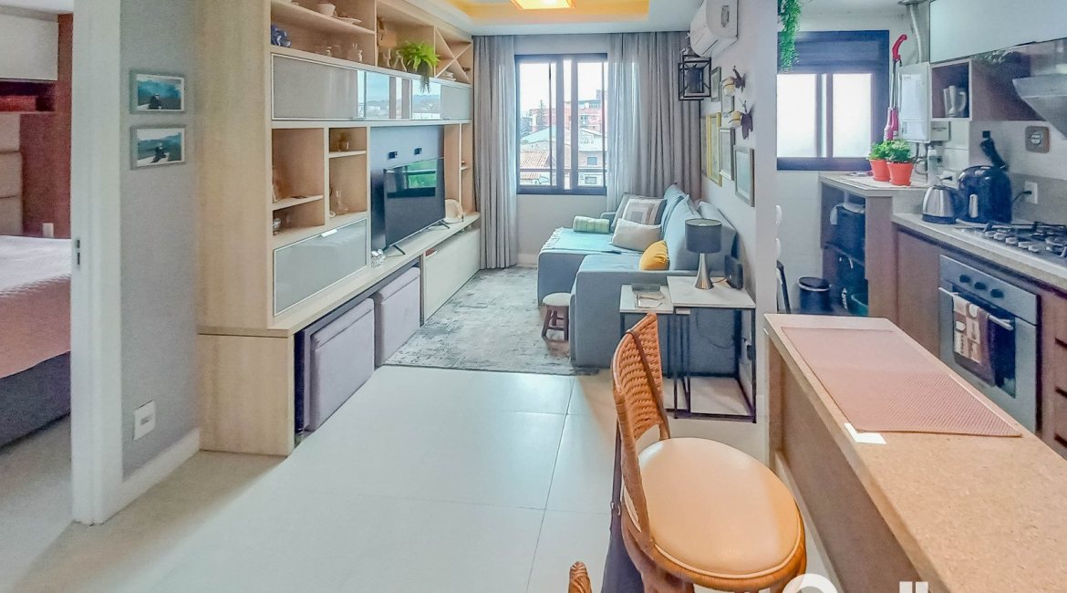 Apartamento à venda com 40m², 1 dormitório, 1 suíte, 1 vaga, no bairro Cristal em PORTO ALEGRE