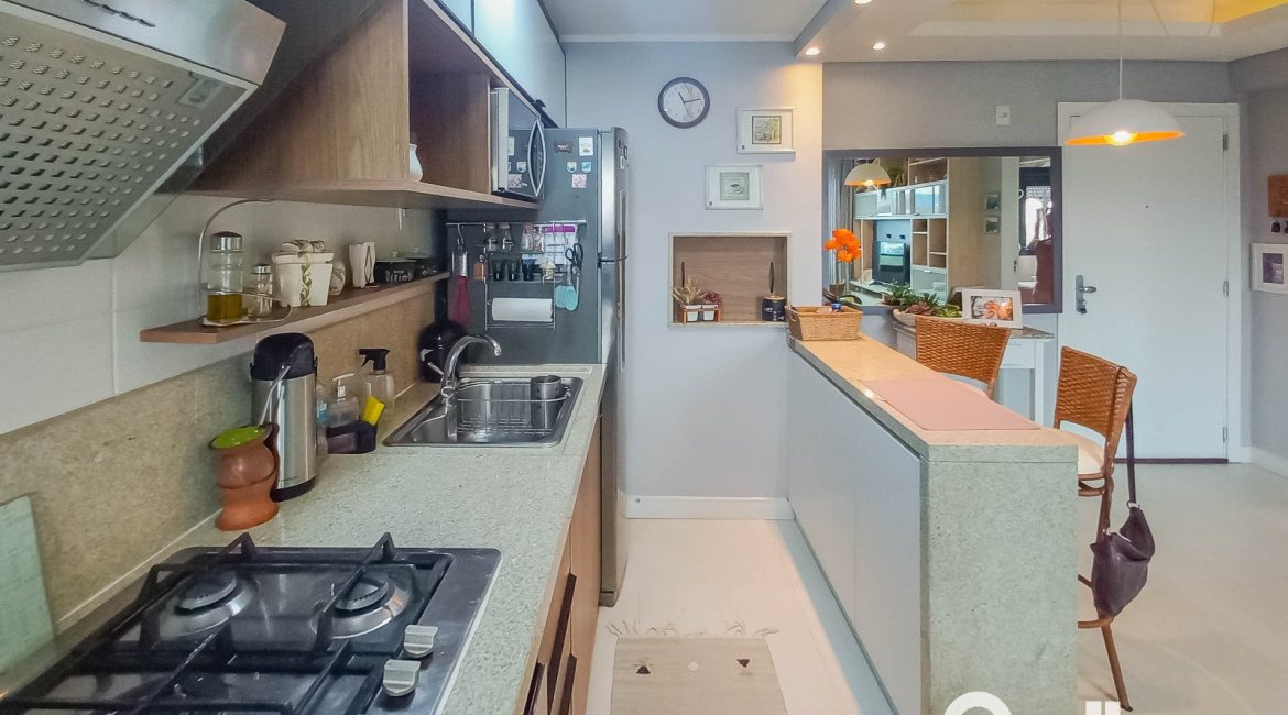 Apartamento à venda com 40m², 1 dormitório, 1 suíte, 1 vaga, no bairro Cristal em PORTO ALEGRE