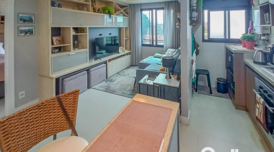 Apartamento à venda com 40m², 1 dormitório, 1 suíte, 1 vaga, no bairro Cristal em PORTO ALEGRE