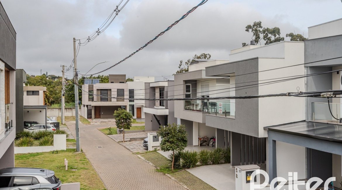Casa em Condomínio à venda com 150m², 3 dormitórios, 3 suítes, 2 vagas, no bairro Ipanema em Porto Alegre