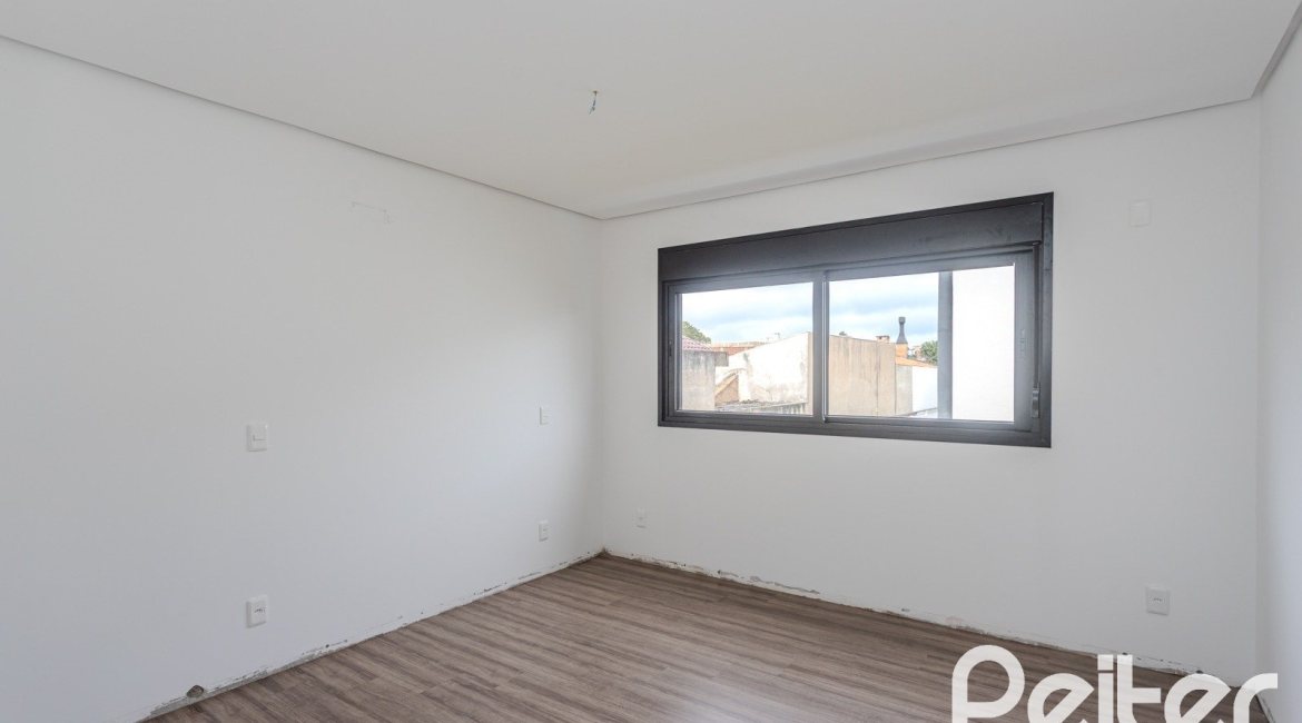 Casa em Condomínio à venda com 150m², 3 dormitórios, 3 suítes, 2 vagas, no bairro Ipanema em Porto Alegre