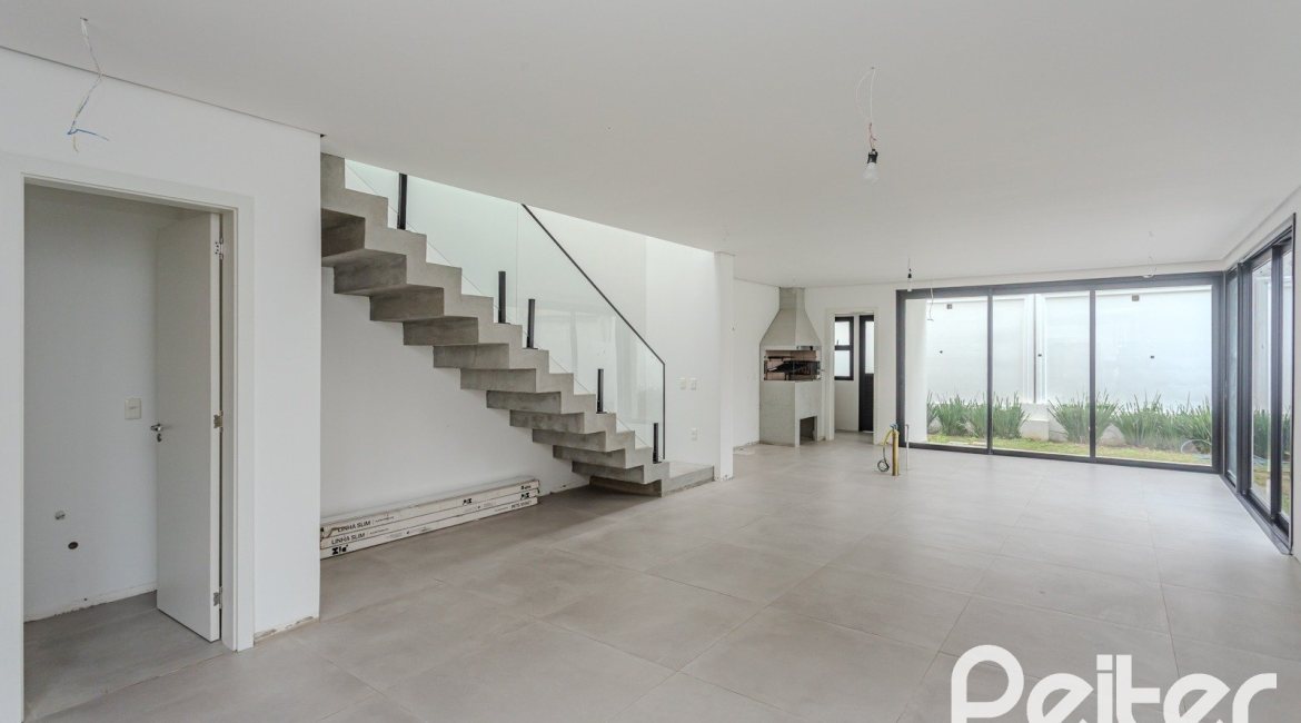 Casa em Condomínio à venda com 150m², 3 dormitórios, 3 suítes, 2 vagas, no bairro Ipanema em Porto Alegre
