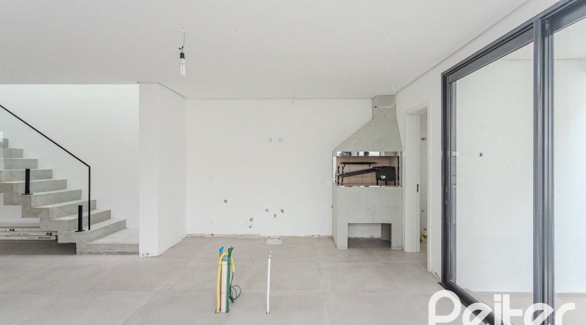 Casa em Condomínio à venda com 150m², 3 dormitórios, 3 suítes, 2 vagas, no bairro Ipanema em Porto Alegre