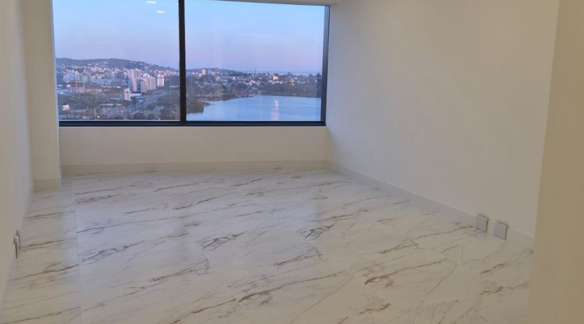Comercial à venda com 31m², 1 dormitório, 1 vaga, no bairro Cristal em PORTO ALEGRE