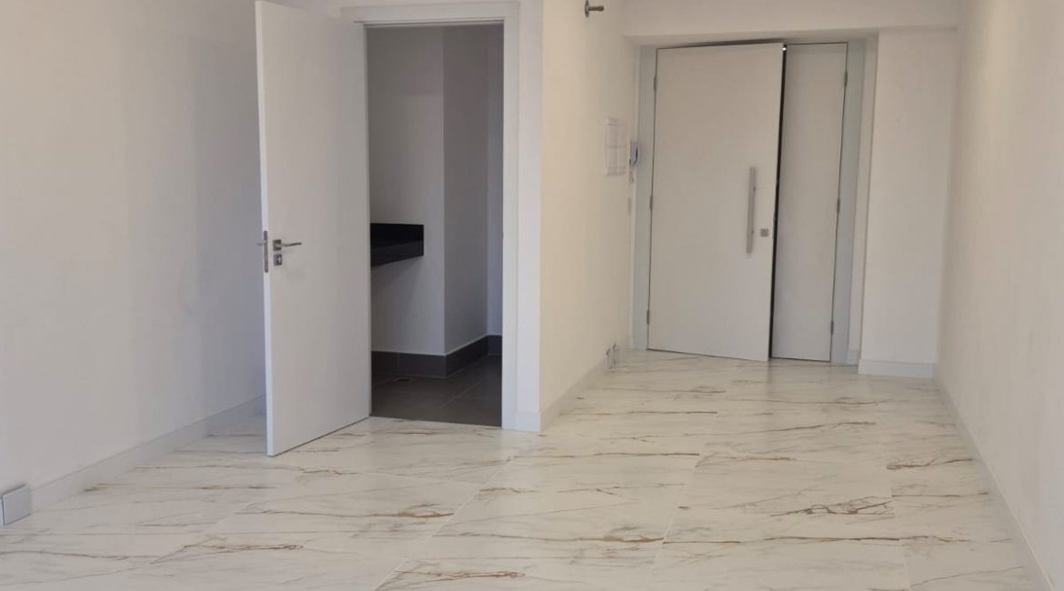Comercial à venda com 31m², 1 dormitório, 1 vaga, no bairro Cristal em PORTO ALEGRE