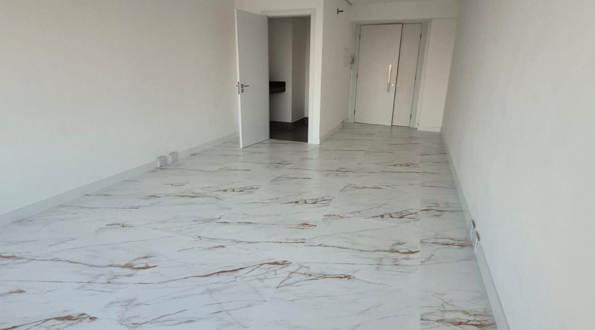 Comercial à venda com 31m², 1 dormitório, 1 vaga, no bairro Cristal em PORTO ALEGRE