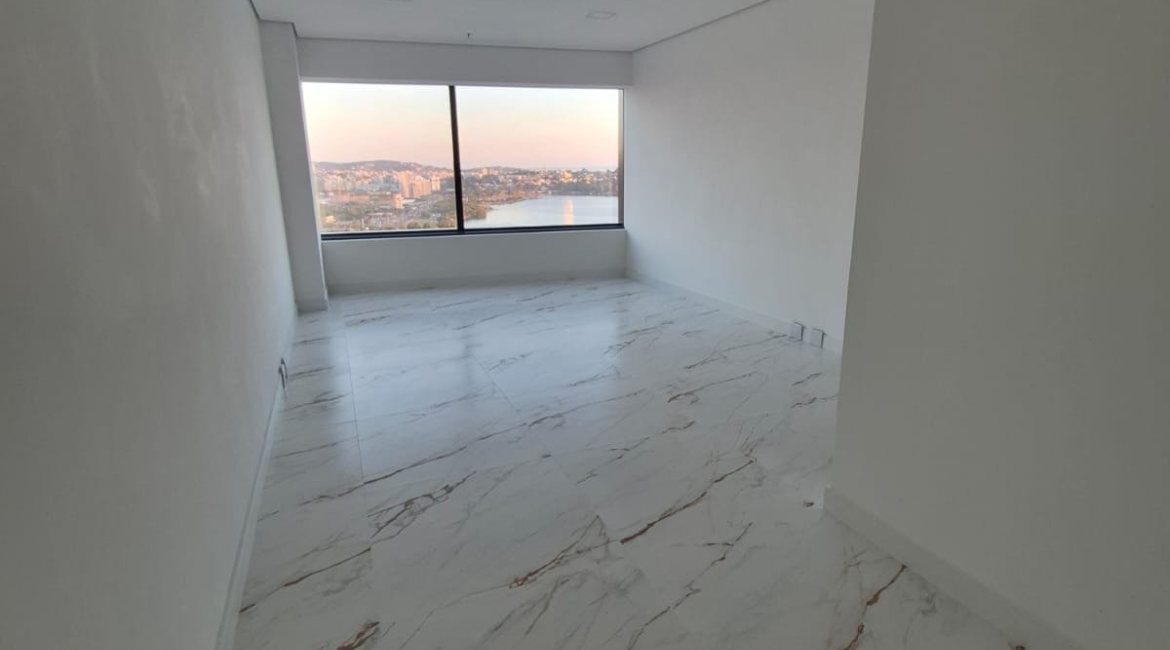 Comercial à venda com 31m², 1 dormitório, 1 vaga, no bairro Cristal em PORTO ALEGRE