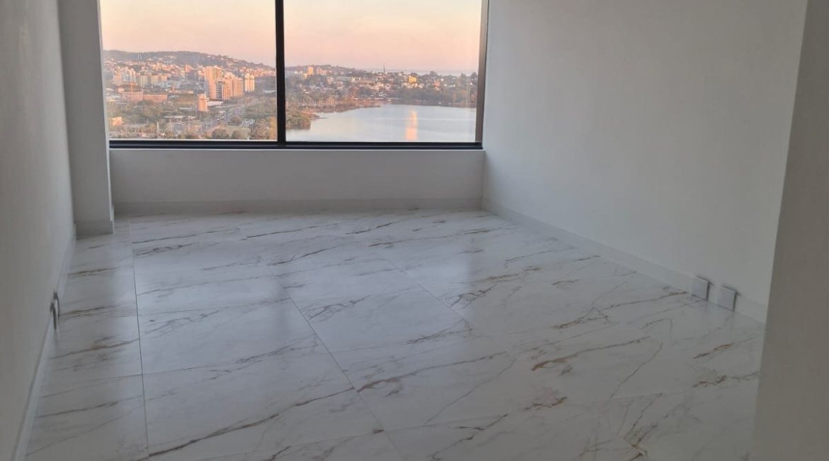 Comercial à venda com 31m², 1 dormitório, 1 vaga, no bairro Cristal em PORTO ALEGRE