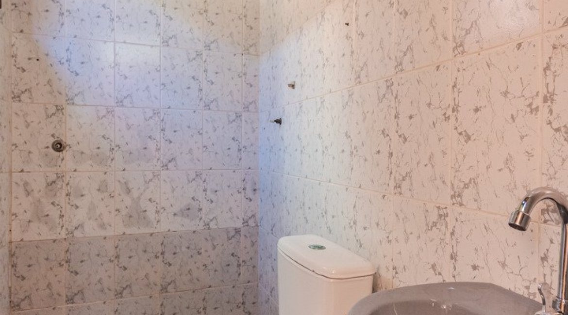 Casa à venda com 302m², 3 dormitórios, 1 suíte, 2 vagas, no bairro Espírito Santo em Porto Alegre